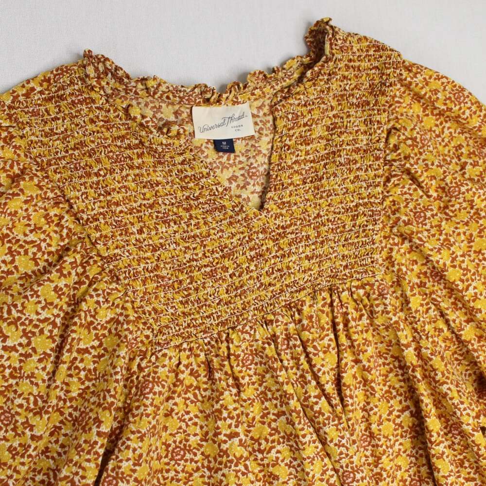 Universal Thread Blouse, Women's Medium, Yellow Brown, Floral 3/4 Sleeve V-neck